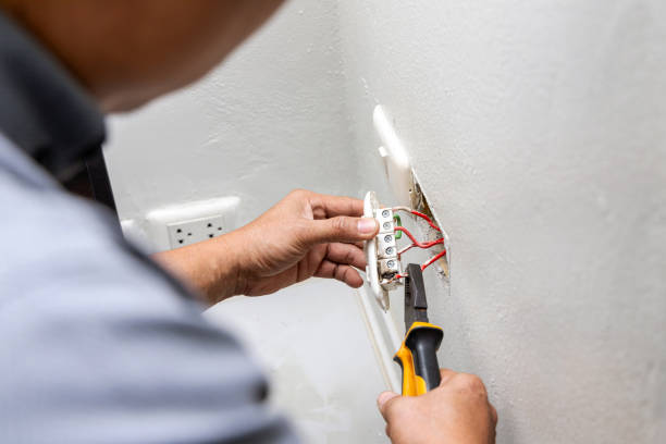 Best Electrical Troubleshooting Services  in Windsor Heights, IA